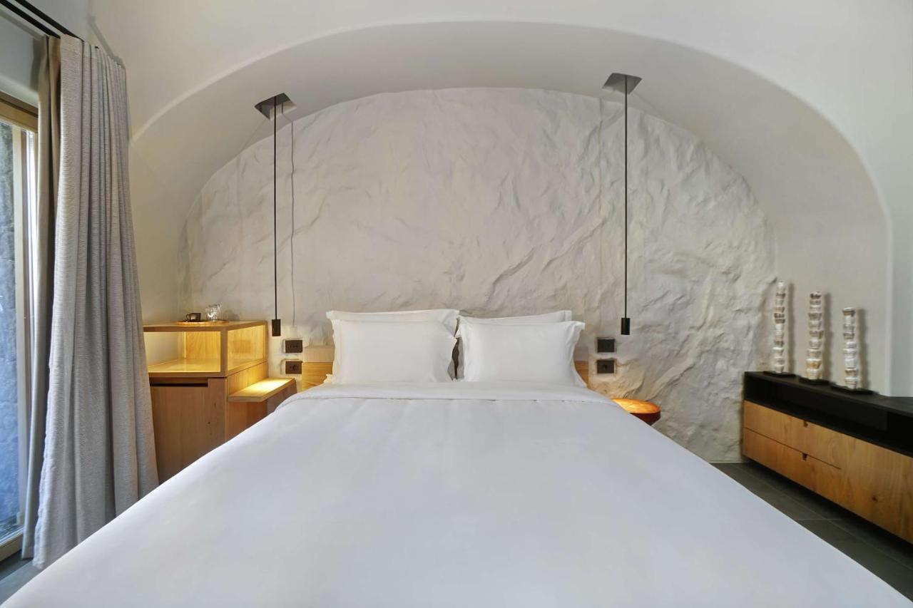 Radisson Blu Zaffron Resort, Santorini Kamári Esterno foto