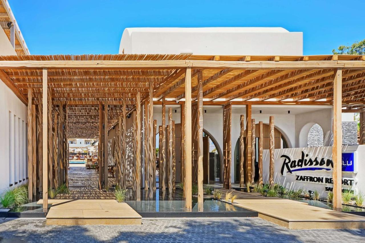 Radisson Blu Zaffron Resort, Santorini Kamári Esterno foto