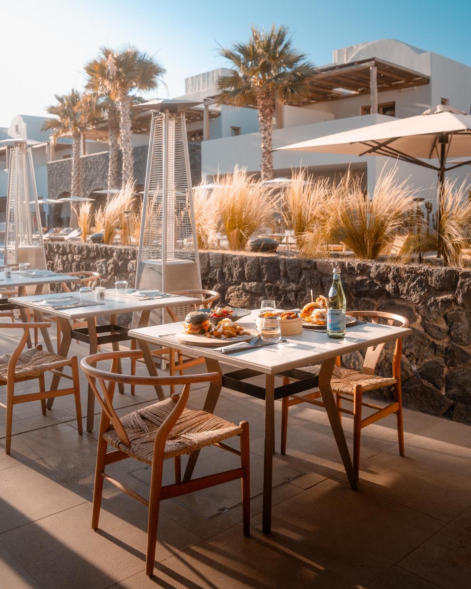 Radisson Blu Zaffron Resort, Santorini Kamári Esterno foto