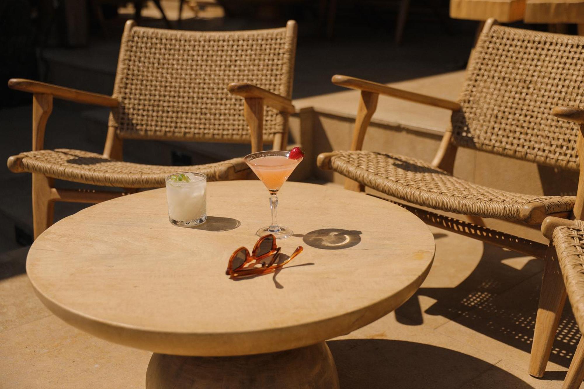 Radisson Blu Zaffron Resort, Santorini Kamári Esterno foto